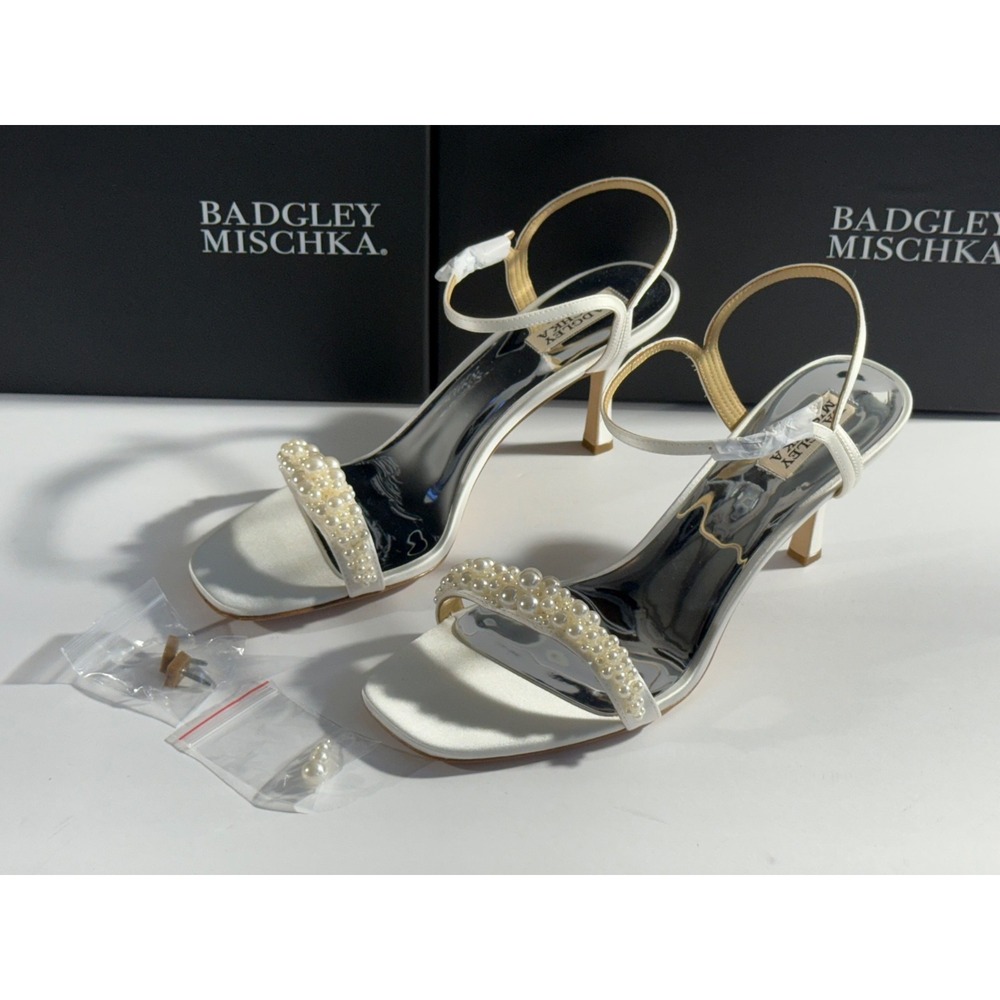 Badgley‎ Mischka Caitlyn Heels White Satin Pearl Embellished Ankle Strap size 11 - Picture 4 of 15